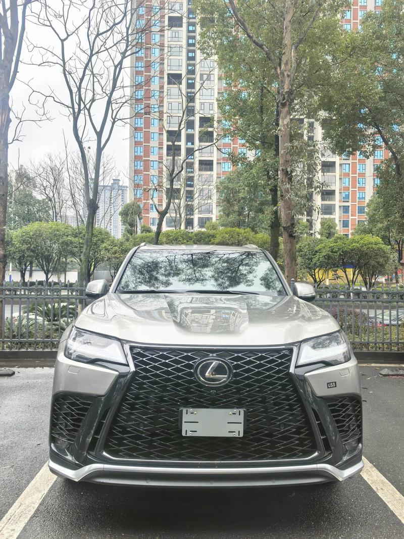 雷克萨斯lx600配置表 雷克萨斯lx600多少钱一辆